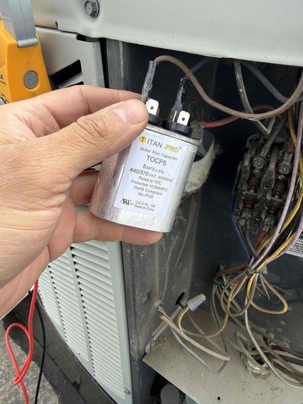 Arlington Heights, IL - Performed commercial HVAC maintenance under prepaid service agreement. Replaced failed TITAN PRO dual-rated capacitor (440/370VAC) in air conditioning unit. Tested system operation and confirmed proper functionality upon completion.