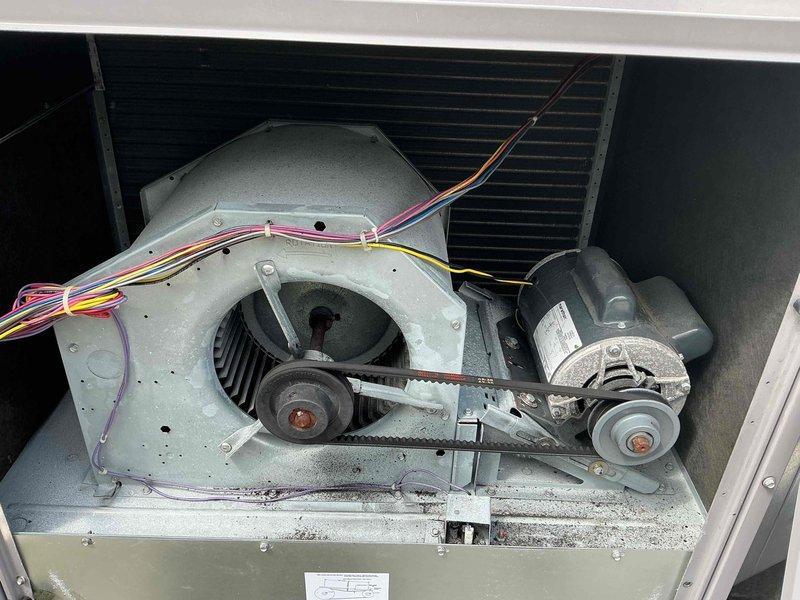 Completed comprehensive commercial preventive maintenance inspection on rooftop unit per maintenance agreement. Performed thorough system evaluation including blower assembly inspection, electrical component testing with multimeter, and capacitor diagnostics to verify proper operation and system performance.